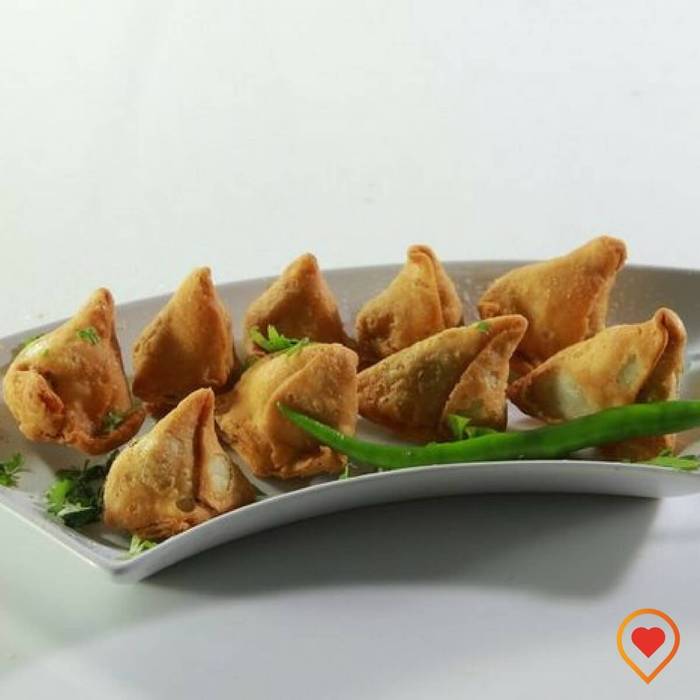 foodwalass's tweet photo. If you don't want to go out and buy hot samosas, these Dry Samosa from Jagdish Farshan, Vadodara, are perfect for you!
Finding the perfect snack? Buy them now!
https://t.co/OV0jezv95A
#instafood #indianfood #feedyoursoul #foodwalas #drysamosa #Indiansnacks #eveningsnacks https://t.co/yec4YpqpBI