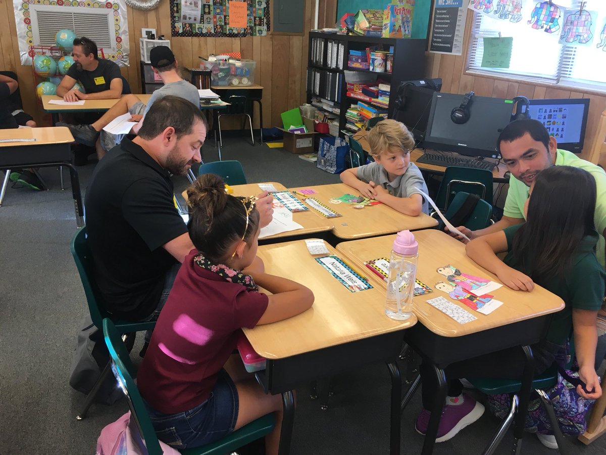 collins_cpc's tweet photo. #FLDadsAtSchool18 These great guys made our day! https://t.co/9pls8pRnhZ