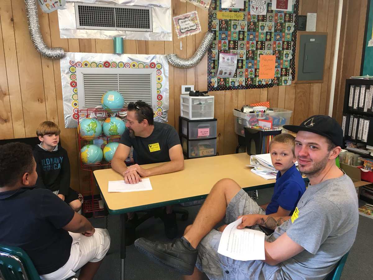 collins_cpc's tweet photo. #FLDadsAtSchool18 These great guys made our day! https://t.co/9pls8pRnhZ