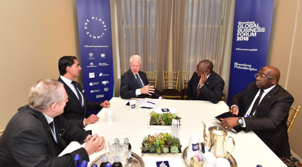 PresidencyZA's tweet photo. President @CyrilRamaphosa during a bilateral meeting with former US President Bill Clinton ahead of the Opening Plenary session of the Second Annual Bloomberg Global Business Forum in New York. #UNGA⁠ ⁠ https://t.co/wuadkFzhag