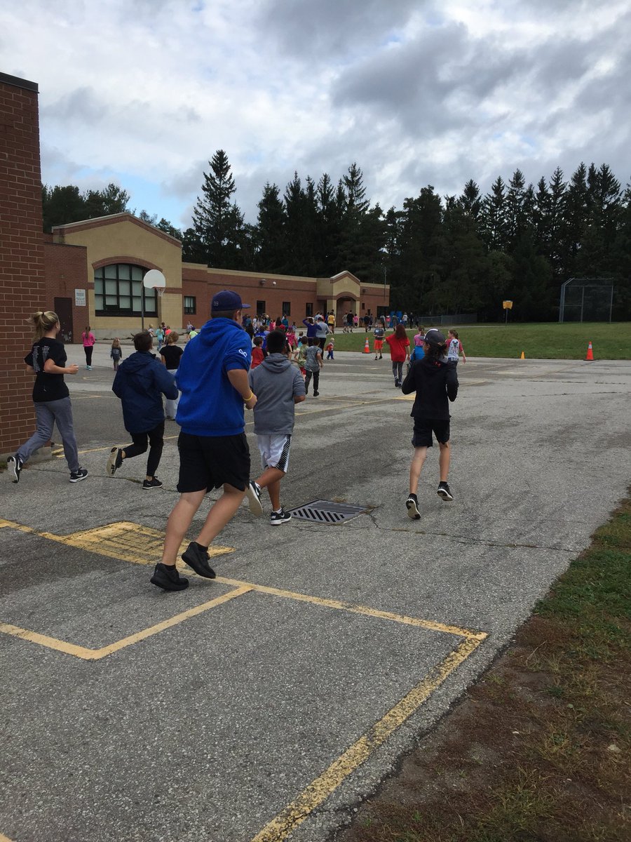 maryphelancs's tweet photo. Annual Terry Fox run/walk. Go #flyers!! #terryranforme #terryfightscancer #courage https://t.co/7HKHg8YWaz