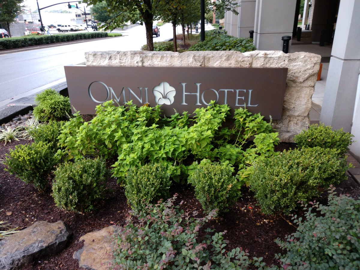 MusicCityTR's tweet photo. @BillisKing @NashSportsRadio our man @CrazyCharlie615 can't decide between speed or comfort today @OmniNashville #SaunierPortico #CharlieVIP https://t.co/sQy9UzoxTC