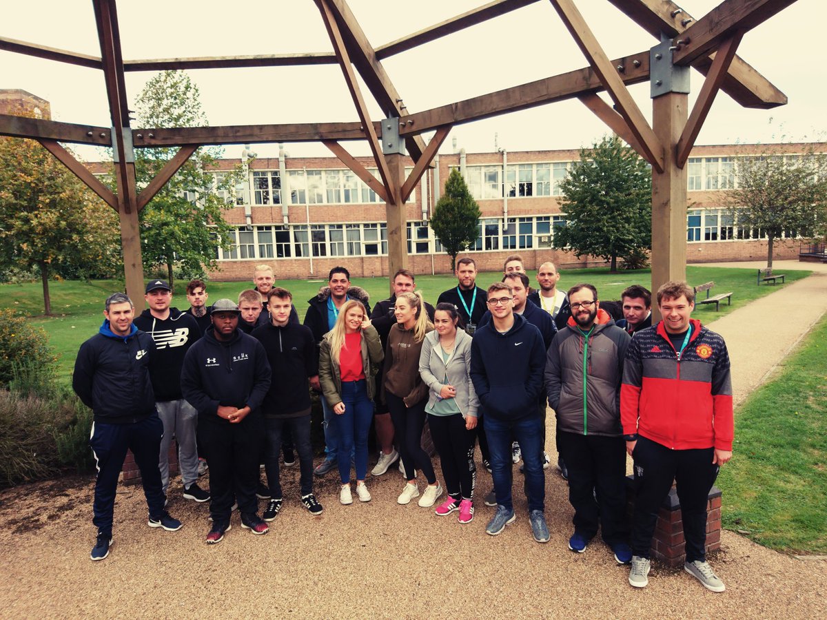 Lizzmahon's tweet photo. Fun university 'survival' and health &amp; wellbeing workshop with our new L4 sport students this morning - cooking skills, nutrition tips, running &amp; walking tutorials and prioritising tasks #WGUWelcomeWeek2018 @WGUsport4change @GlyndwrUni https://t.co/T8rRwFvEHk