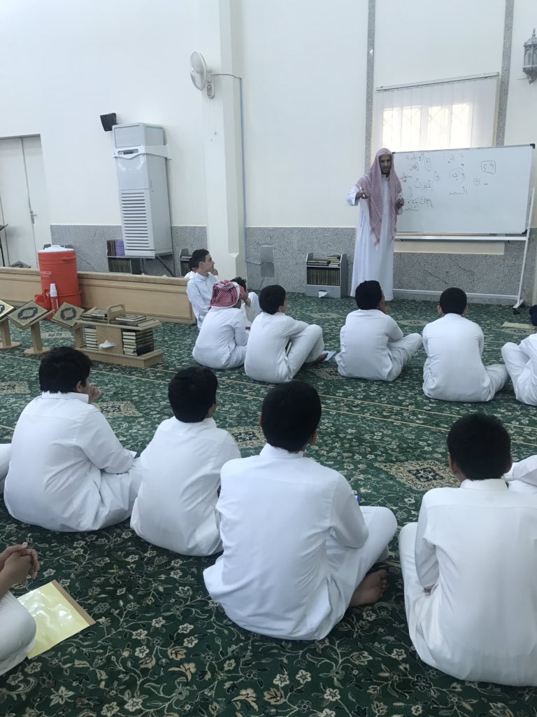 j_almutlq's tweet photo. درس التجويد يقام كل يوم أربعاء
من إعداد وتقديم الأستاذ الفاضل أحمد عبدالهادي وفقه الله https://t.co/MFWIFnsGSh