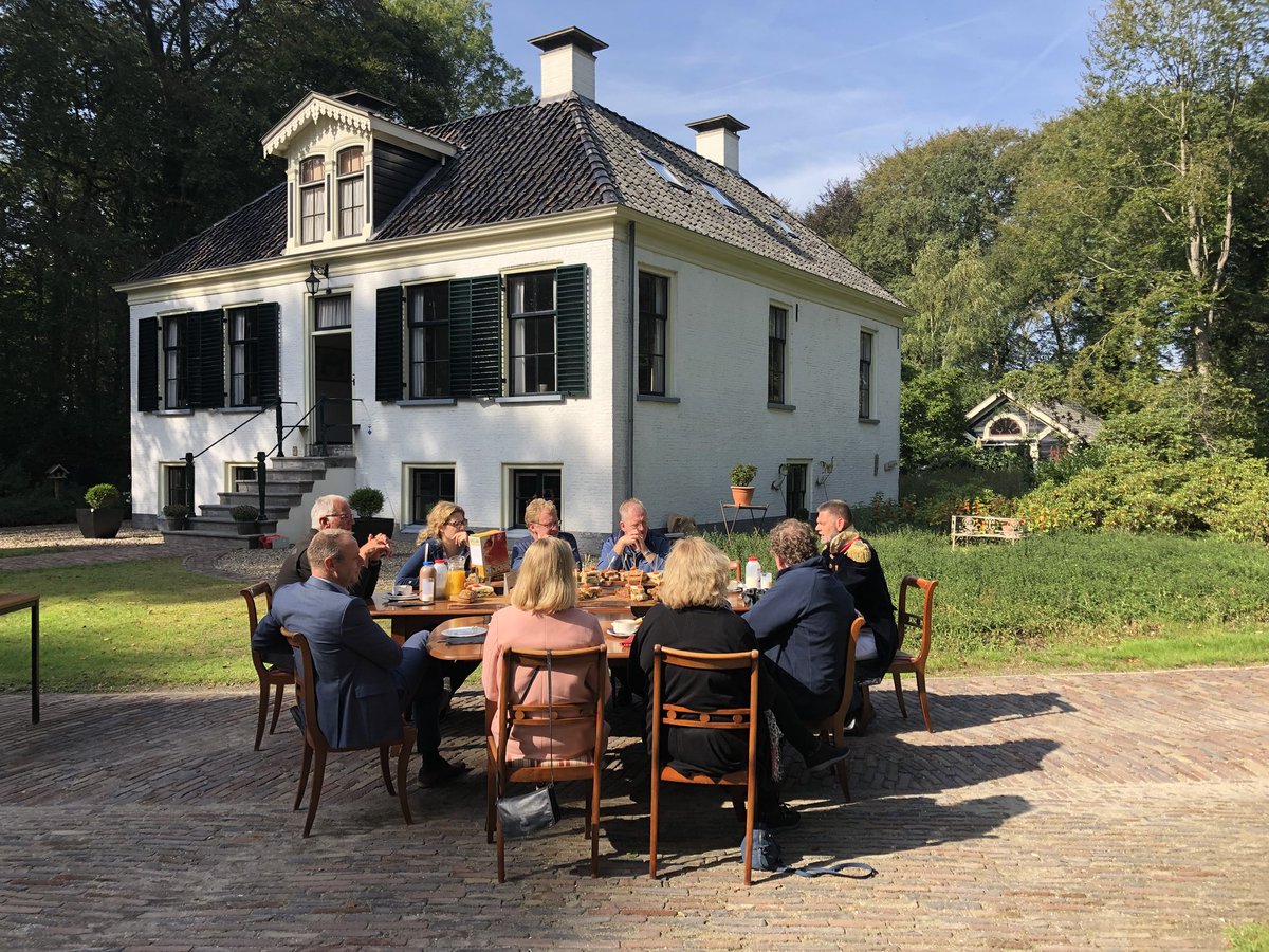 marketingdrenth's tweet photo. Iedereen laten zien, horen, beleven en voelen wat voor bijzonder gebied we zijn! Persreis van Weldadig Oord in de Kolonien van Weldadigheid. @NationalGeoESP @FrederiksoordNL @gem_westerveld @ProvDrenthe https://t.co/ovXtUIXhfT