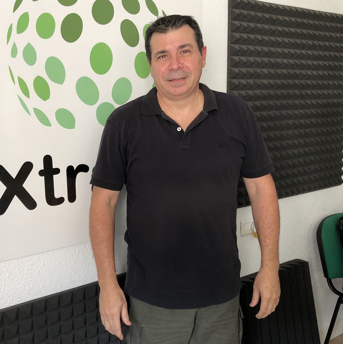 xtradiofm's tweet photo. Com cada dimecres, hem parlat de falles. El president de la JLF Jesús González ens ha atès telefònicament i el president de la Falla El Cid Plaça de la Trinitat, Paco Sisternes, ens ha visitat per parlar de l’Aplec de pintors que es celebrarà aquest diumenge de matí a la Plaça. https://t.co/spR87Bpc0t
