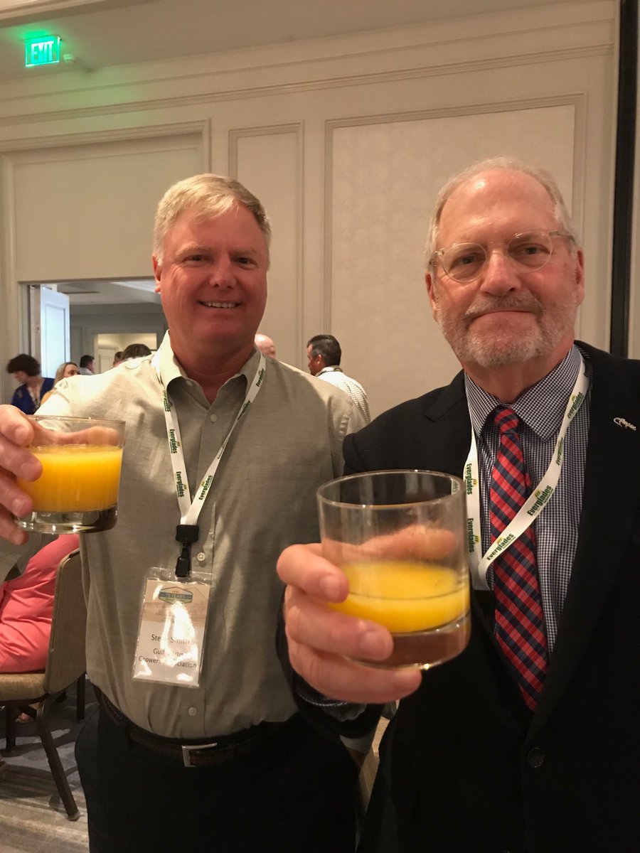 JPayneWildlife's tweet image. Steve Smith of ⁦@GulfCitrus⁩ and I are All In for FL citrus’s future at #FFVA convention
