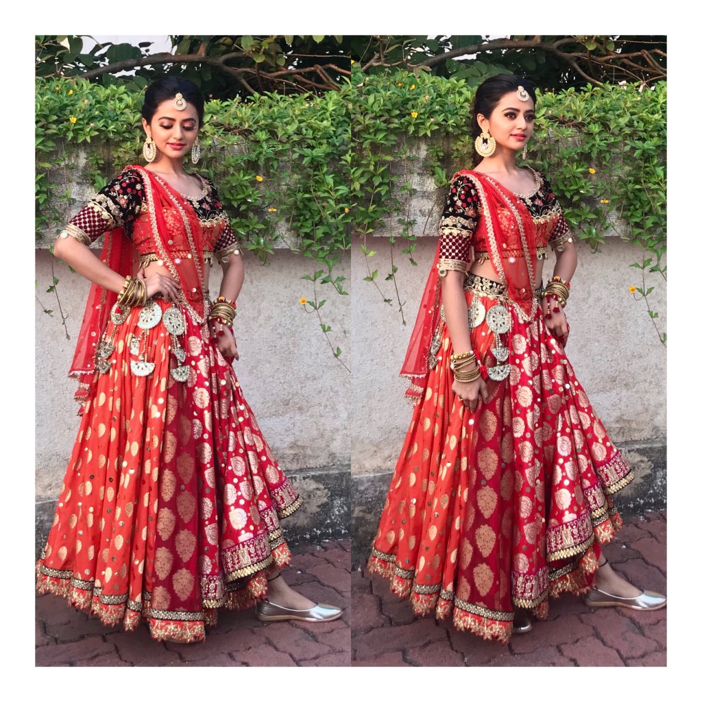OfficialHelly7's tweet photo. Laal Ishq ❤️ https://t.co/rEAu8e2O08