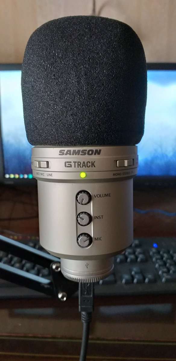 DerSuperZahnFee's tweet image. Jetzt, bevor es noch kälter wird, hab ich meinem G-track von #samsontech mal was anderes angezogen. Sicher ist sicher 😉 
#gtrack #twitch #herbst #StreamAcademy #hashtag