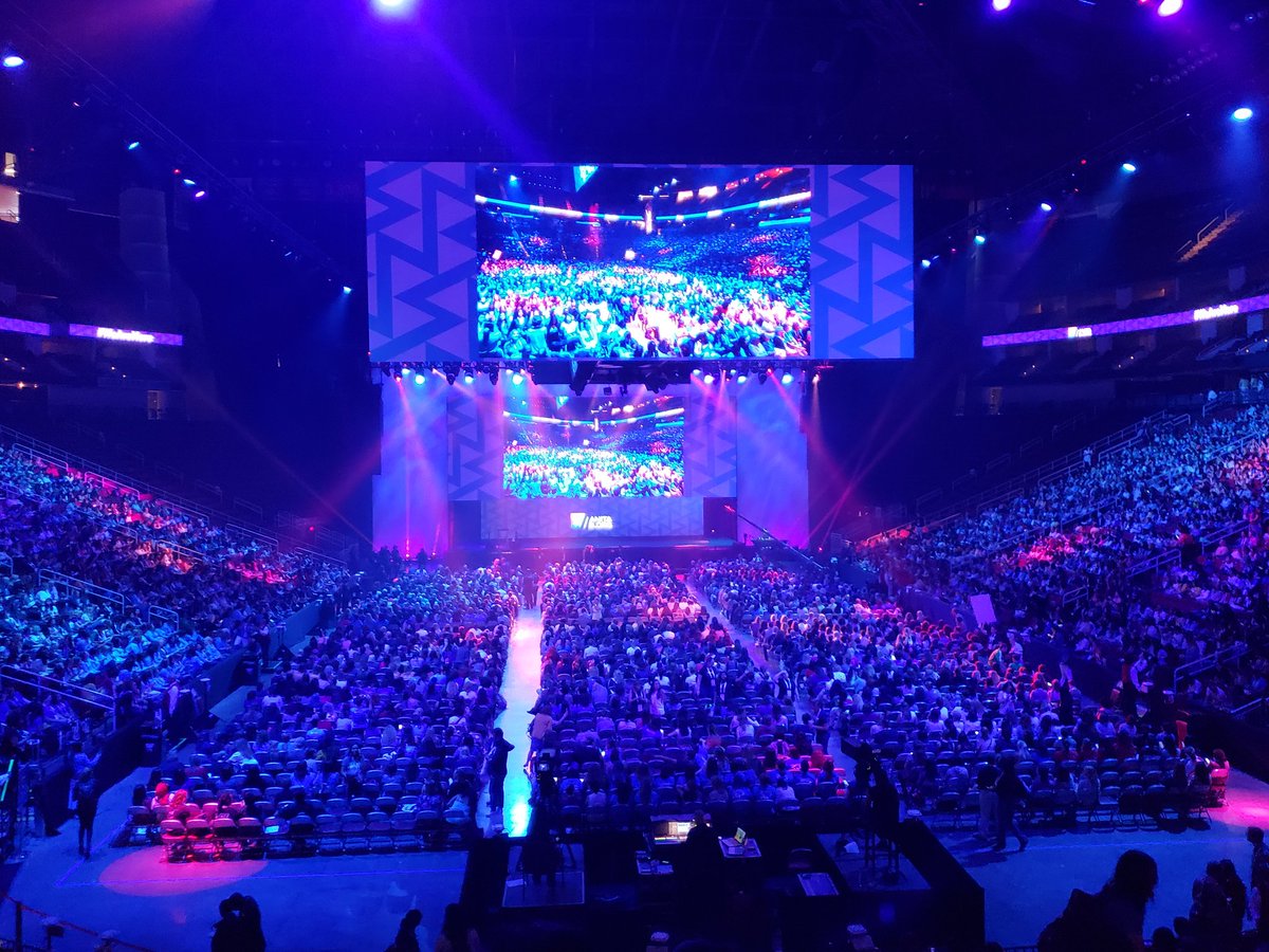 eram1294's tweet photo. WOW 🤩 #GHC18 https://t.co/R8CdbGOUOa