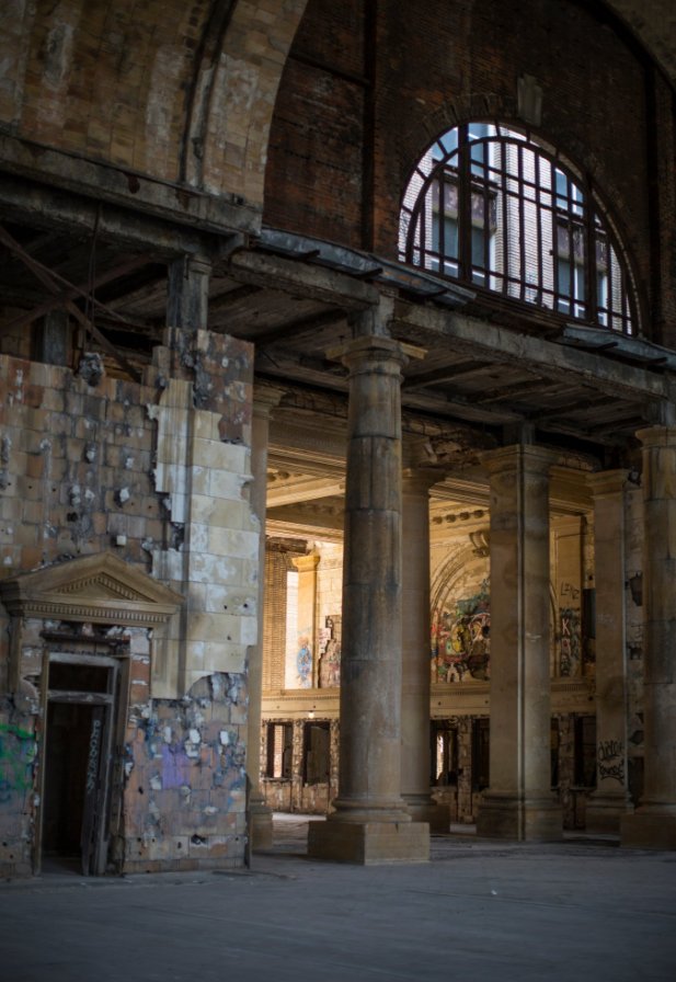 Kellie Rowe On Twitter I Love Detroit Ford Bought The Abandoned Train Stration Michigan Central Station So Before The Makeover They Re Turning It Into A Freaking Haunted House This Halloween Spooooooooky Https T Co Ahkekyyehi