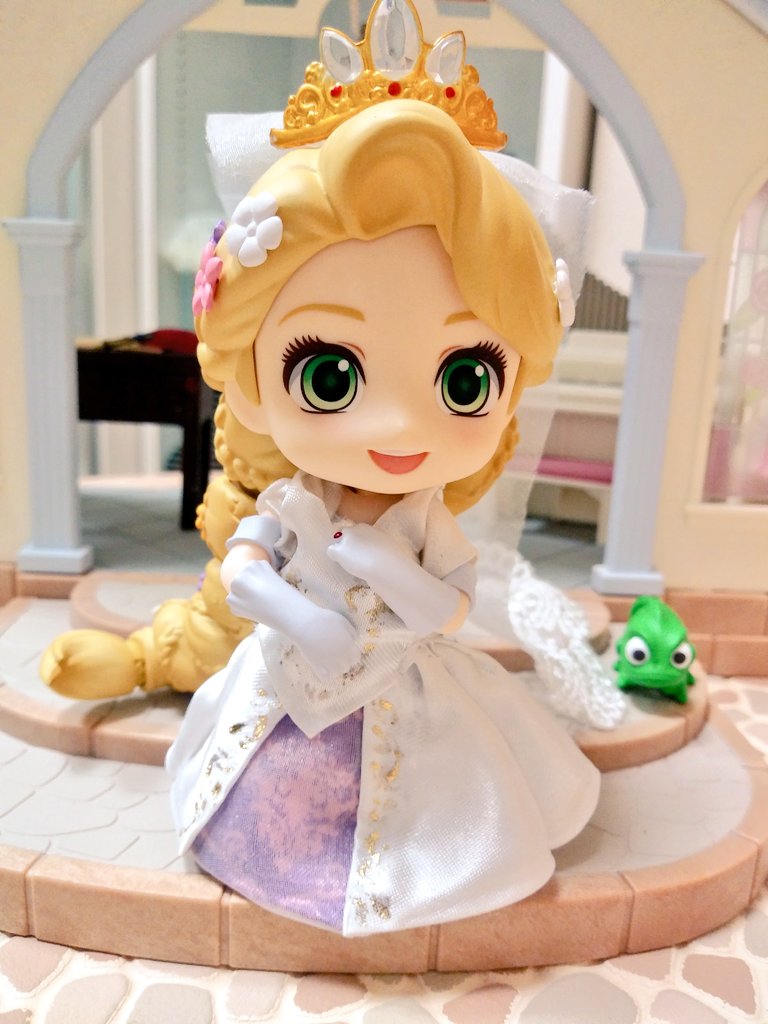 ラプンツェル ユージーン フリン ウェディング ドール 人形 日本未発売