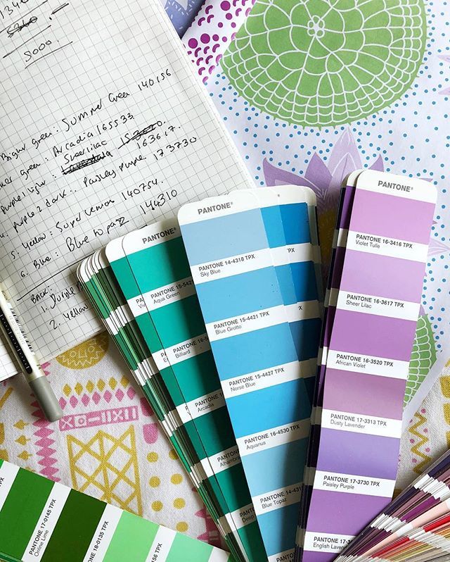 safomasi's tweet photo. It’s that time in the design cycle where we spend days deliberating over picking the perfect Pantone, even though we know we’ll probably tweak and change it when we print the fabric sample... 🤷‍♀️🎨 #safomasi #designprocess #textiledesign #pantone #co… https://t.co/LKoBZ2qkEp https://t.co/xbsPUVxy1w