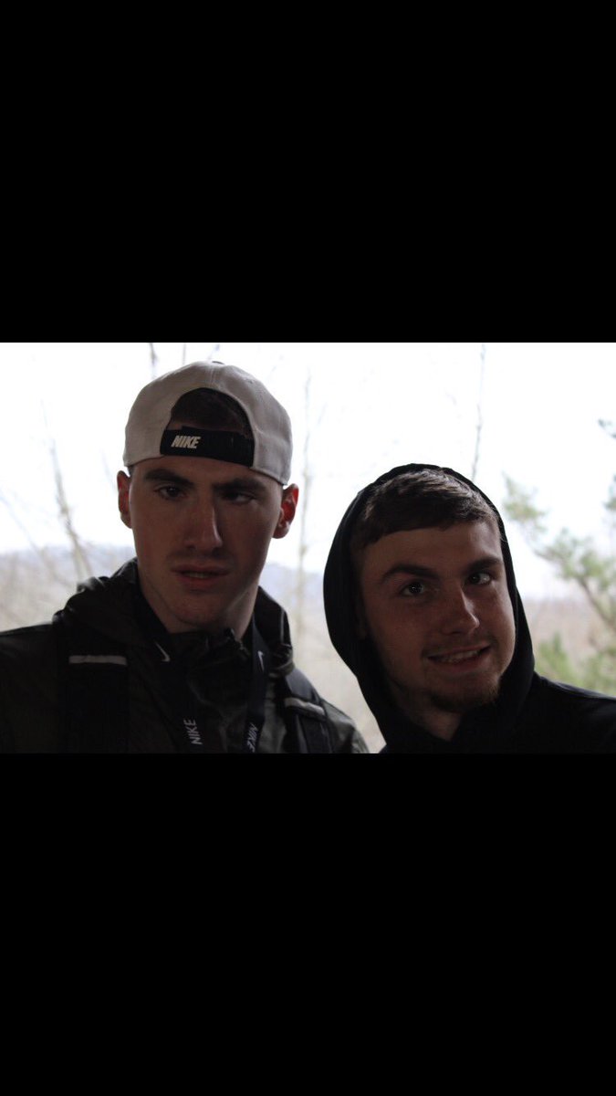 hunterstarr1's tweet photo. HAPPY FOOKIN BIRTHDAY to my brotha @gtownson_12 ✊🏼😎 wonder what this year has in store for us👀😝#22 https://t.co/ODVPPZGjJP