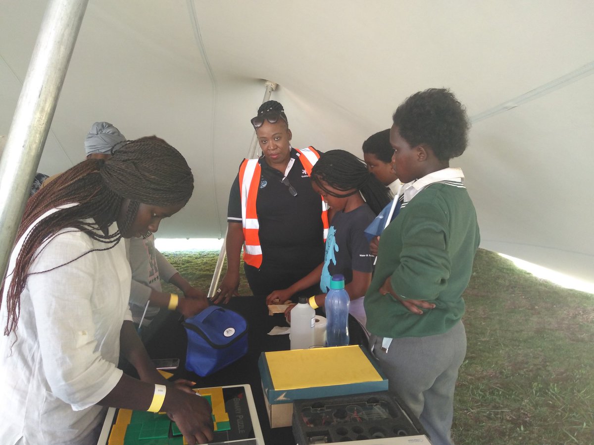 Transferring some science knowledge to Coega primary school learners
<a href="/tiaorgza/">TIAORGZA</a> <a href="/Solar_Challenge/">SasolSolarChallenge</a>