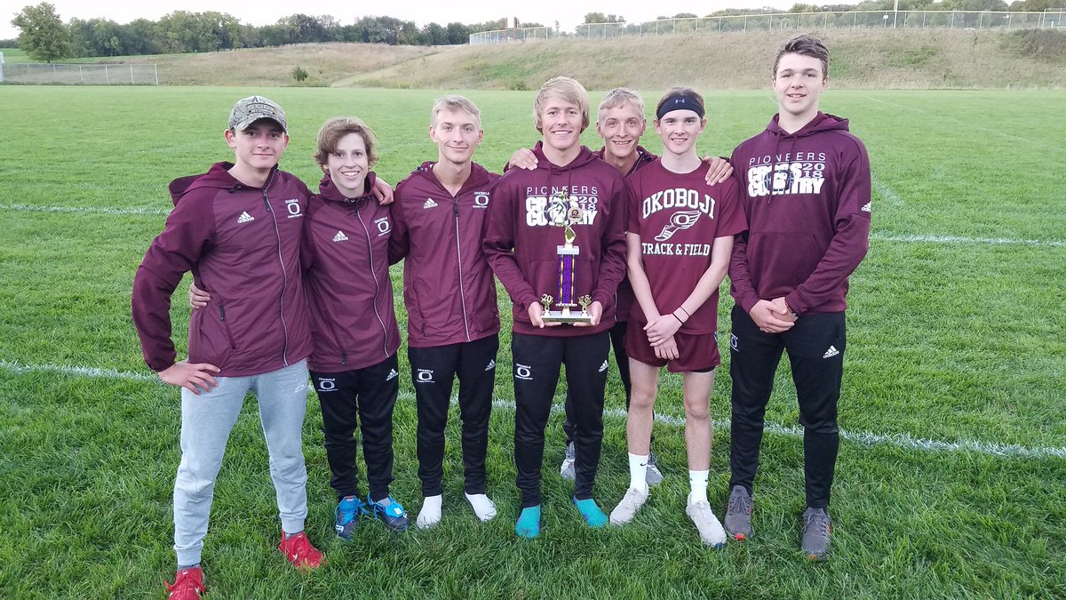 BojiXC's tweet photo. Boys were team champions last night in Denison! Lexi and Leah medaled for this girls, all ran great races. #proudtobeone #bojistrong #finallyracing #roadtofortdodge https://t.co/y3nDQJmXlq