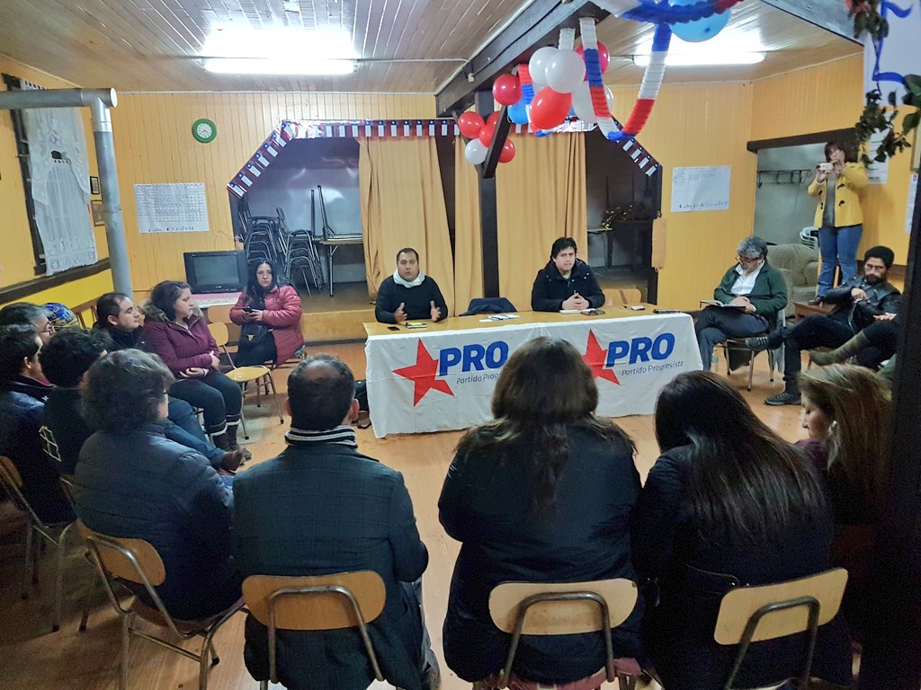 PedroAbarcaPRO's tweet photo. Gran reunion de trabajo territorial @PROLOSLAGOS en Puerto Montt con dirigentes PROgresistas de: Palena,Osorno,Calbuco,Chiloe, Puerto Varas, Cholchi, Llanquihue, Puerto Montt. #AgendaNacionalTerritorial #CorazonProgresista @LosPROgresistas
@mariseka @fjdiazherrera @camlagos https://t.co/HRxVVVk5hB