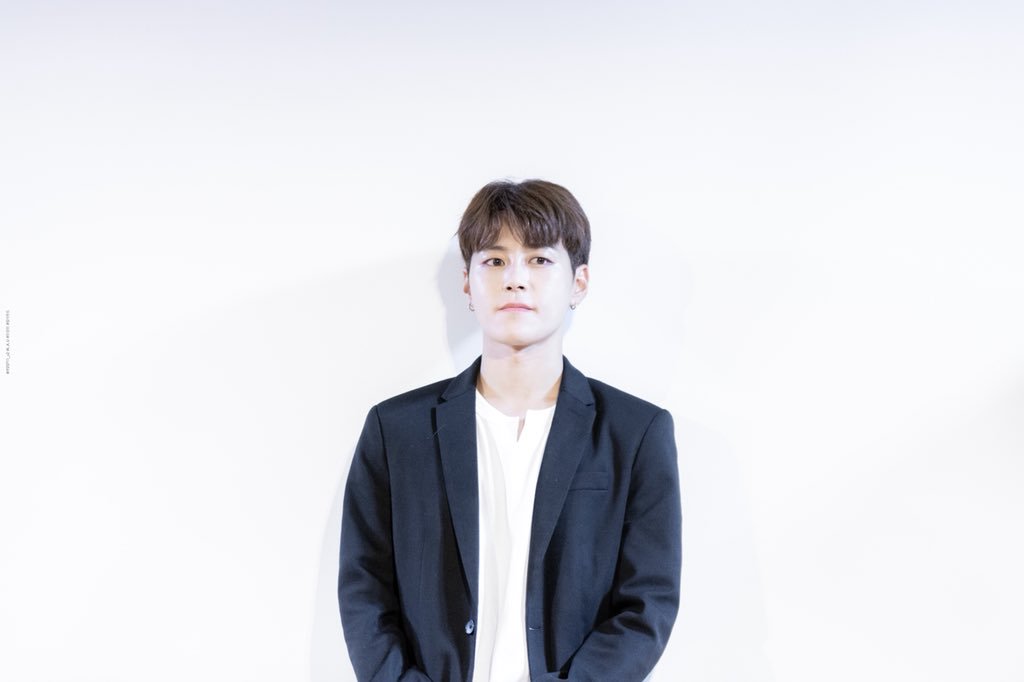 920711_s2's tweet photo. 🍄2018.09.12 2부 하모닉홀
.
Photo time📸
.
#LAU #엘에이유 #루커스엔유 #경진 #지니 #genie #민경진 #KPOP #남자아이돌 https://t.co/9zFiUeV133