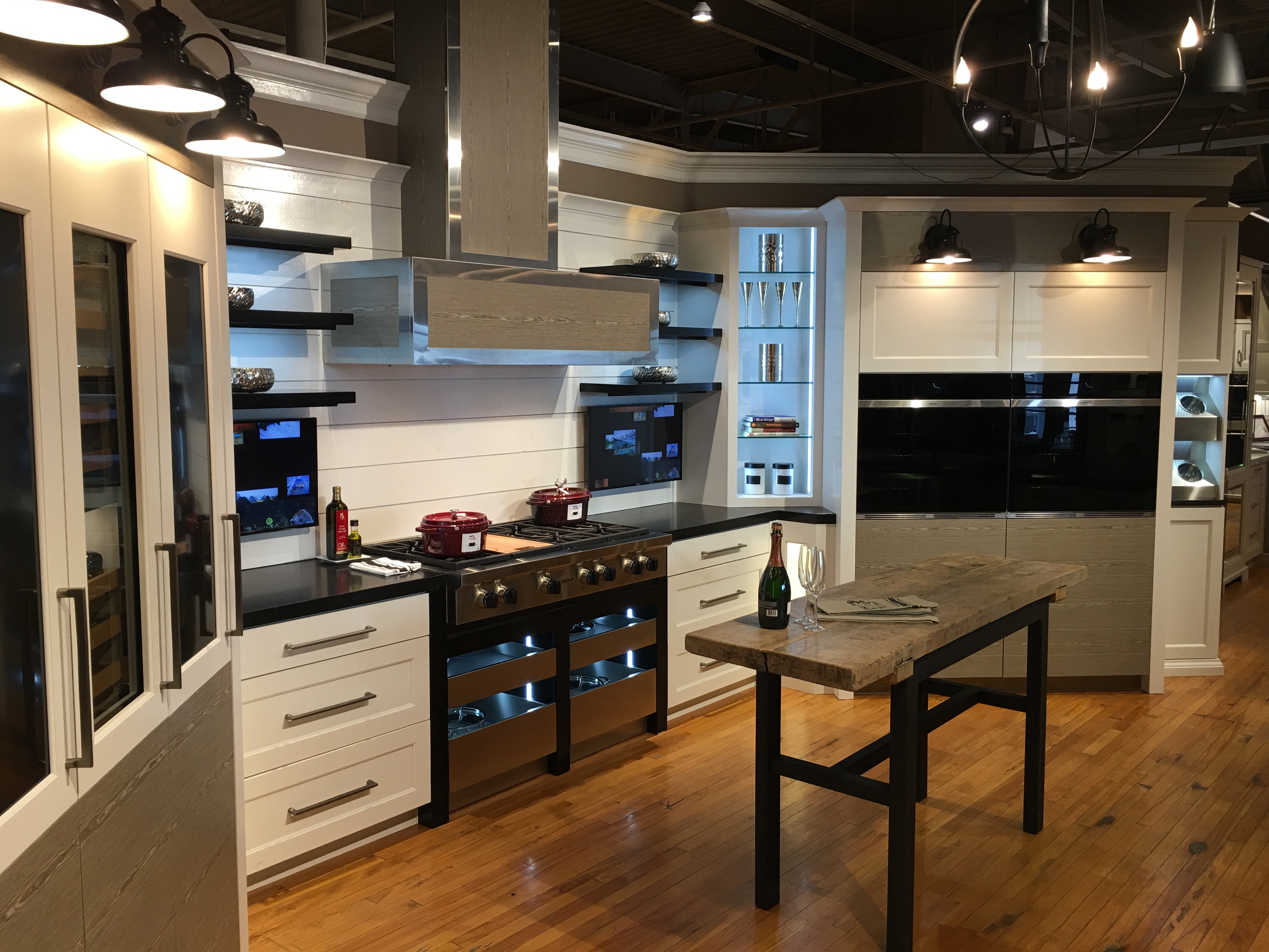 Front Row Kitchens (frkitchens) / Twitter