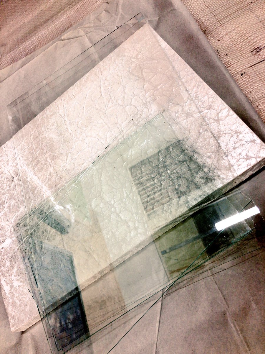 248rainfall's tweet photo. ガラスを買ったので手作り本額の素敵な展示になる予定です。額は素敵です。
#ROOM705 #三年絵太郎 https://t.co/lDjPBZ6rrz