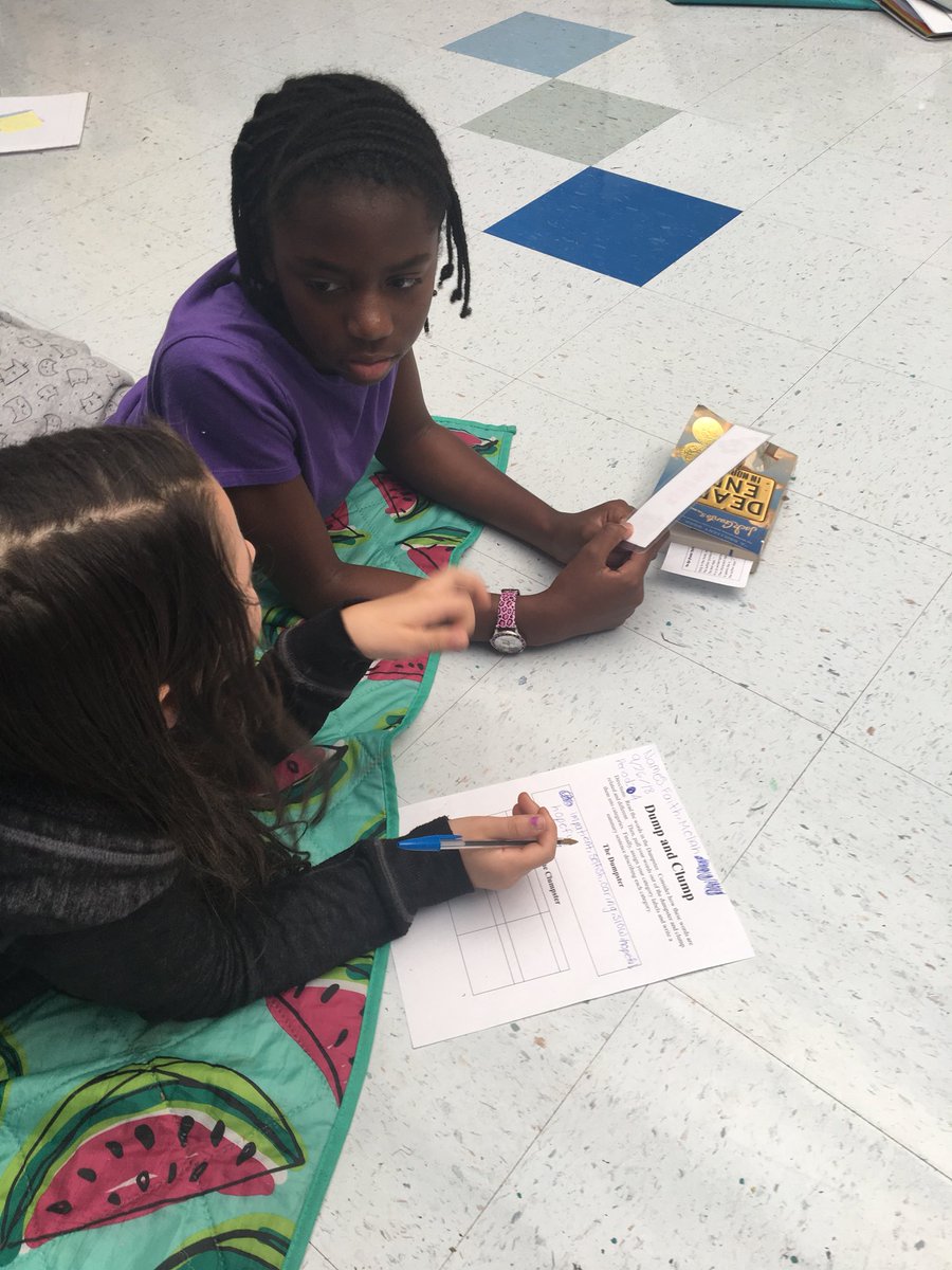 TeachStanley's tweet image. @GHMS_Grizzlies students engage in a before reading strategy in Social Studies! #OurGravelly #activatingpriorknowledge #organizingthoughts #collaboration