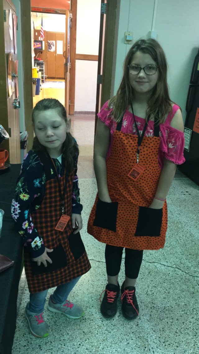 jrmclaugh's tweet photo. #Washpride Cafe now has aprons that my Aunt made! https://t.co/Vm7PGBRvXL