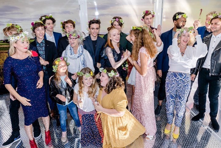 annesgold's tweet photo. the best cast to ever exist https://t.co/bHGlEv6FXR
