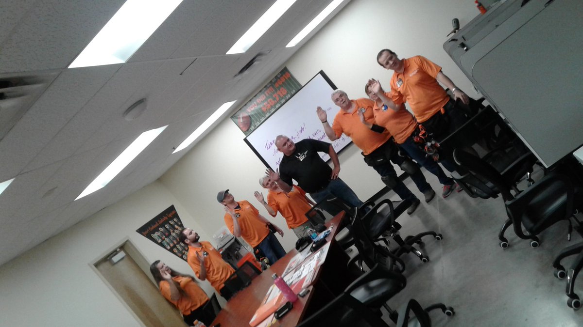 6818MET's tweet photo. Our safety captain Jonathan Eschbach leading store 6818 thru our Safety pledge.  We take it personal!!!!  @SiskATX85 @chance_lowry @JudithR17718798 https://t.co/ze9NYkHnl4