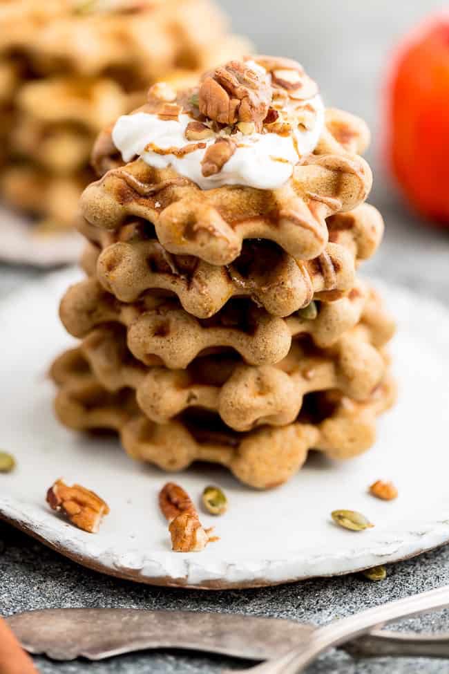 Paleo / Keto Pumpkin Waffles lifemadesweeter.com/pumpkin-waffle… #waffles #pumpkin #keto #paleo #lowcarb