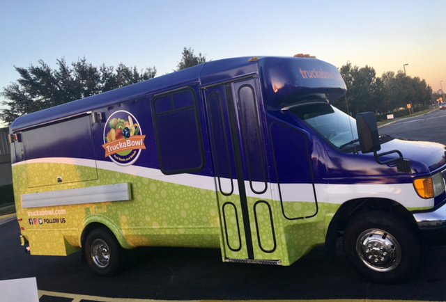 As the sun set last night a new #adventure was dawning for Drew and Erica with their brand new #foodtruck @truckabowl . We all wish you incredible success with your new business! #acai