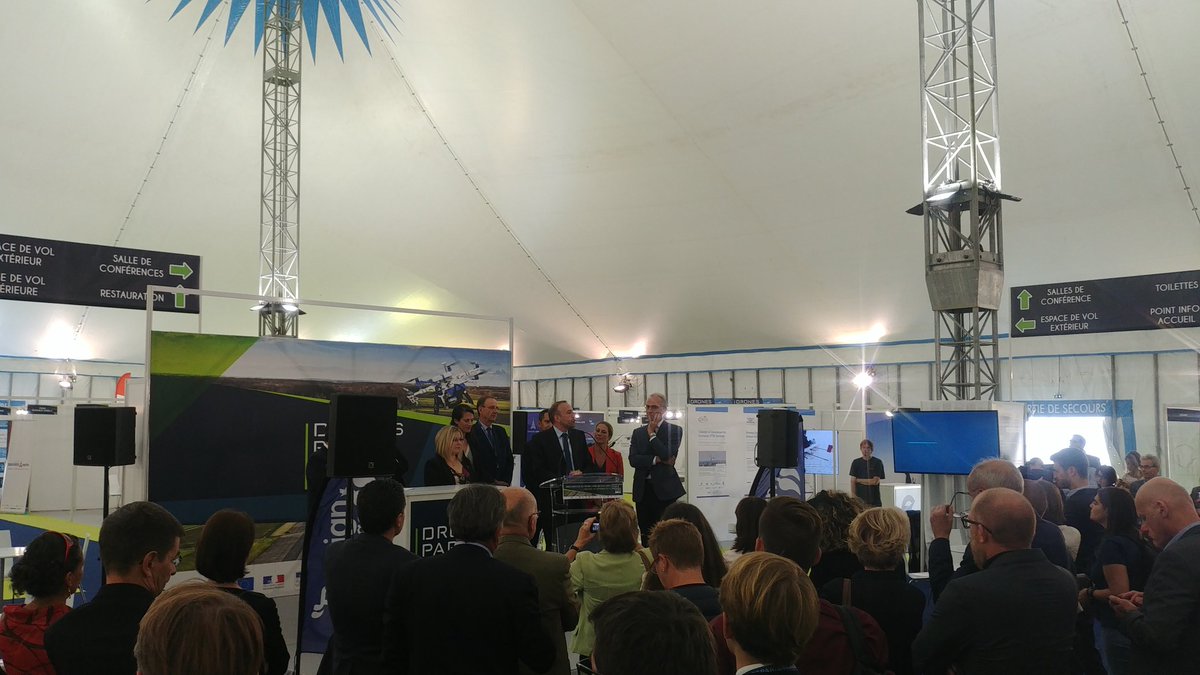 NokiaGarage's tweet photo. Inauguration du premier salon Drone Paris Expo ou nous sommes présent avec @DroneHivefr pour présenter le programme Nokia Garage #5G Ready #Startup https://t.co/MLHZPjkv4s