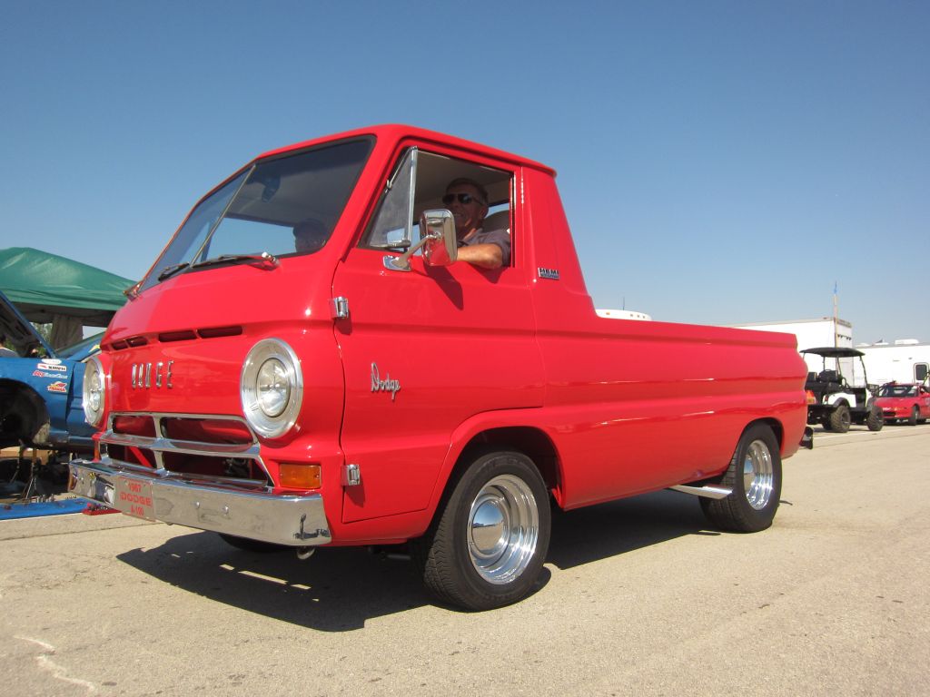 24hoursoflemons's tweet photo. Lemons paddock rides can make great Lemons Rally entries. Too nice? Maybe, but it'll make for long trips.
#PaddockRides #LemonsRally #LemonsWorld #Vannin https://t.co/TXSxpubAel
