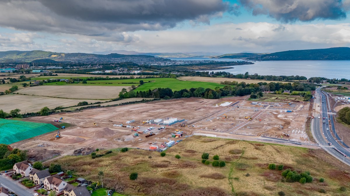 ROAVR_UAS's tweet photo. The @albynhousing works at #Smithon near #Culoden on the outskirts of #Inverness as really ramping up now.  #Construction #UBCivils @BBCHighlands @pressjournal @HighlandCouncil https://t.co/jWsmkQPBlB