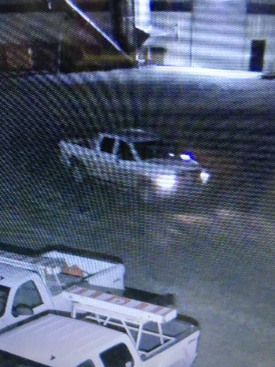 ParklandFert's tweet photo. We were broke in at Coop Agro Wetaskiwin (2 times-Sat&amp;Wed) by the same guy.  If you recognize this truck please let us know.  Any retweet’s would be appreciated https://t.co/molGn0FpSd