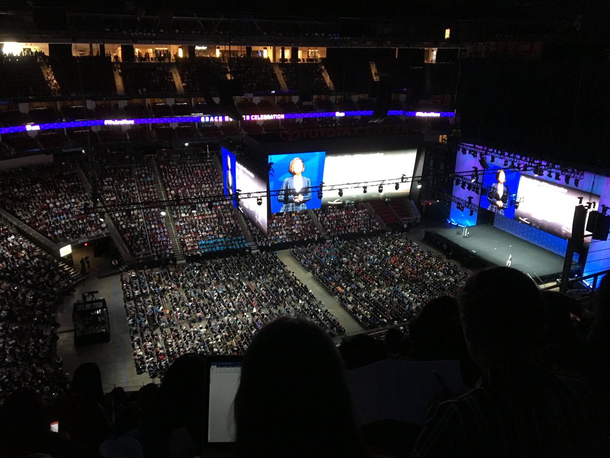 JabeHickey's tweet photo. Just how big is the Grace Hopper Conference?  #GHC18 #IBMAtGHC #inclusiveIBM https://t.co/zuwEIkMuwe