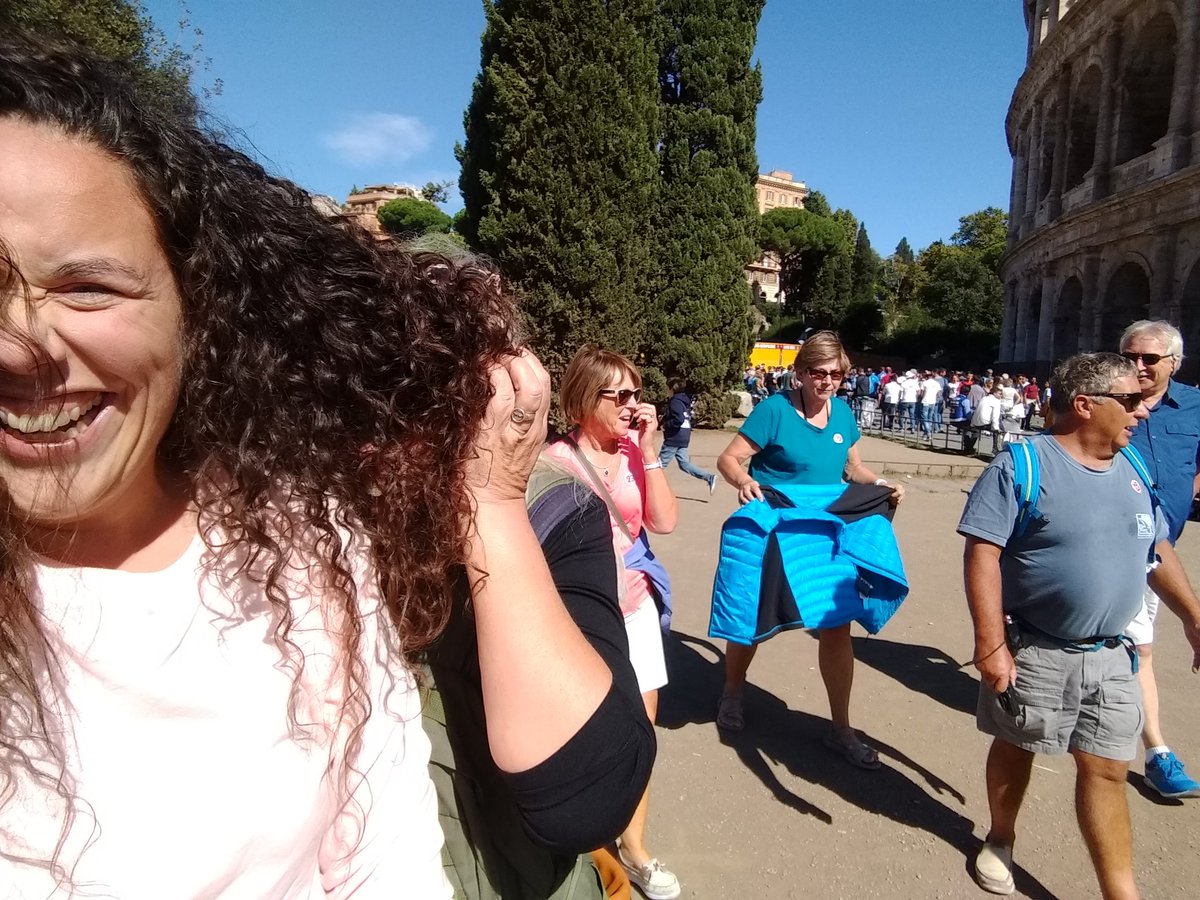 arraviatta's tweet photo. Estoy disfrutando muchísimo este viaje. No solo porque estamos visitando lugares hermosos, sino porque lo estoy haciendo con mi vieja e intento disfrutarla al máximo. También nos estamos divirtiendo mucho porque ninguna es muy normal que digamos.
#ViajandoConMama https://t.co/XiL1DB7cwJ
