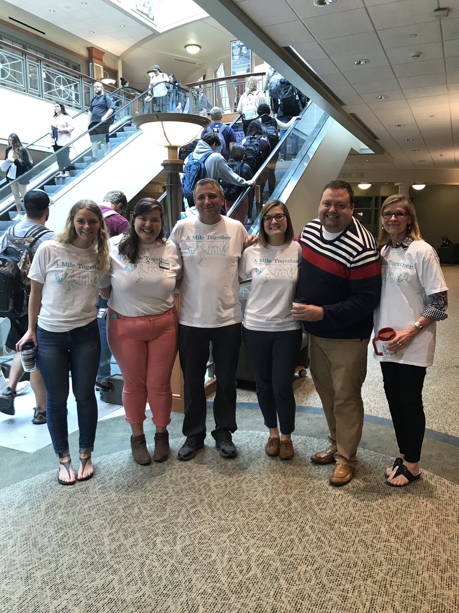 OHIObystander's tweet photo. Thank you @OU_involvement @ouperformingart for coming out and showing your support! Come them on the escalators! #AMT2018 https://t.co/kEnFcWlwvA