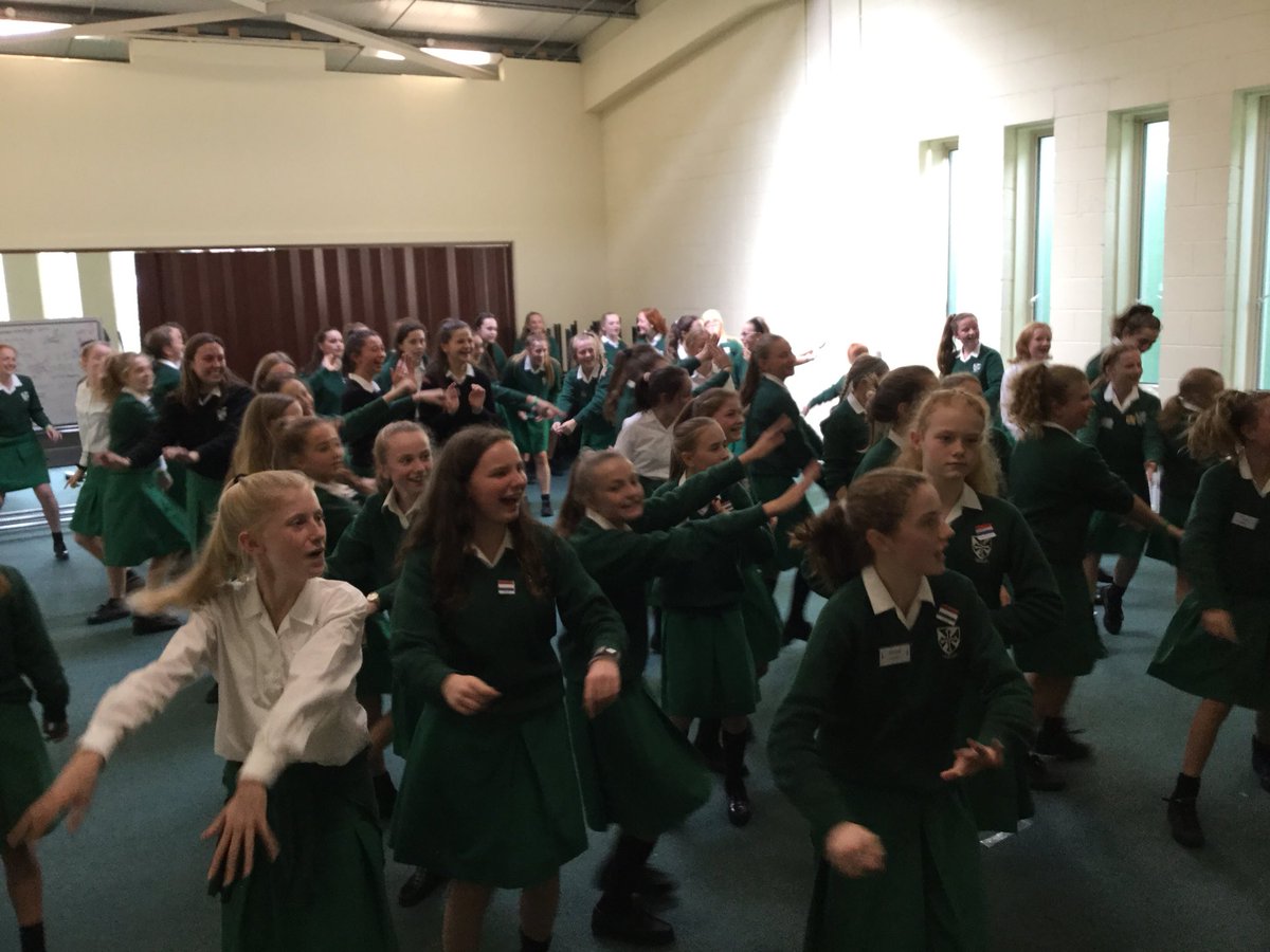 MuckrossCollege's tweet photo. European Day of Languages celebrations in Muckross @Leargas @languages_ie #EuropeanDayofLanguages #EDL2018 https://t.co/DJKBSGTt3E