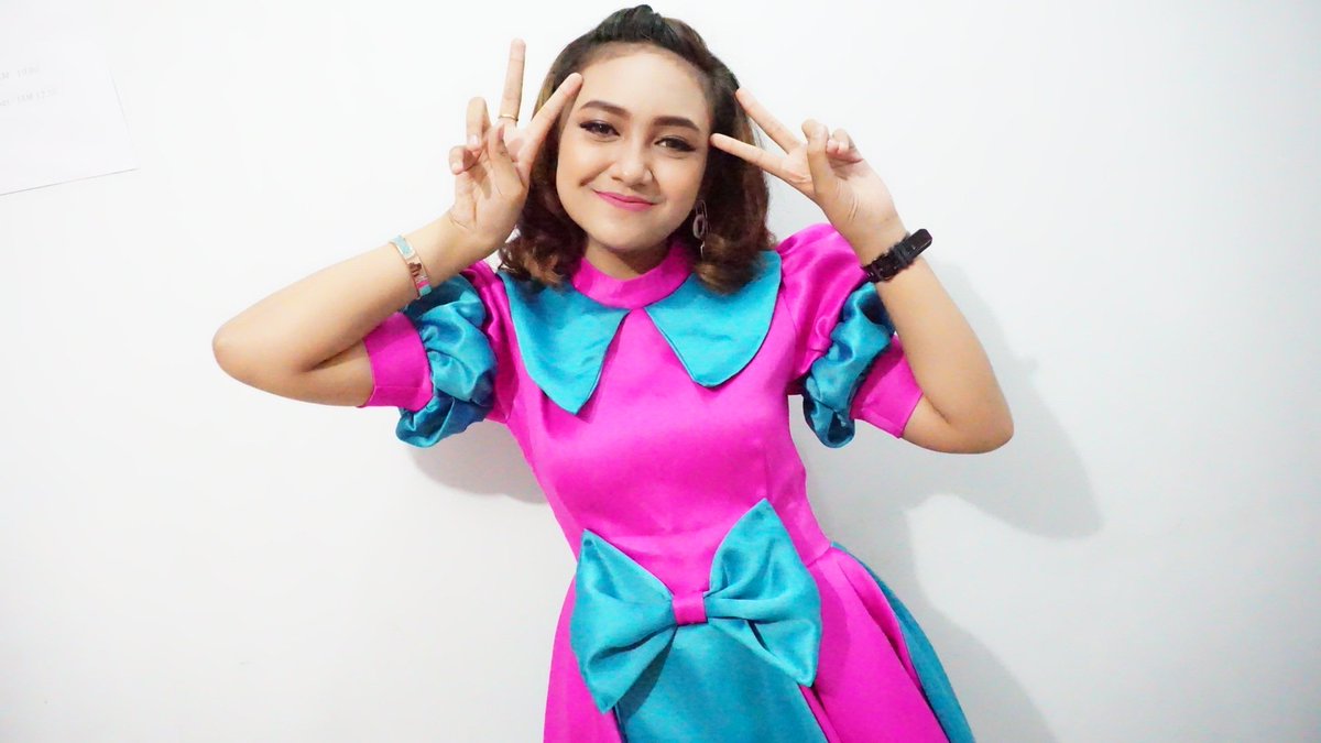 Assalamualaikum🌻...
Halooo semua jangan lupa dukung jihan dalam Awards Kategori Penyanyi Dangdut Pendatang Baru Wanita Terpopuler 2018.. Dengan cara ketik IDA2 (SPASI) 1 KIRIM KE 97288... Terimakasiih❤🙏❤ #JYLOMANISSE #SalamManisse