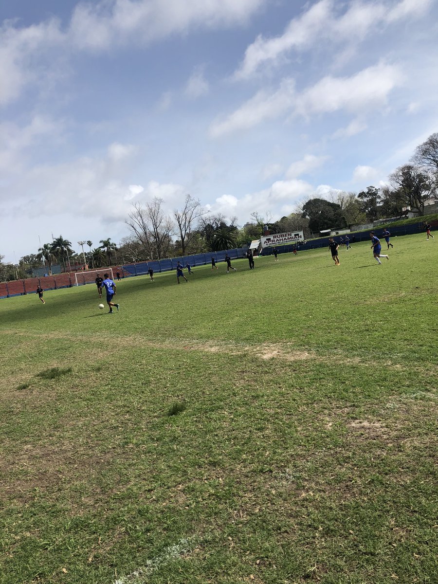 cefc_uy's tweet photo. #Amistoso | Ya esta en juego el segundo chico del segundo encuentro frente a @CAFenix_, el primero terminó con victoria nuestra por 1-0 con gol de @Faaacuu_7 .

#VamoCentral #ArribaPalermitano https://t.co/1GUmogkYtA