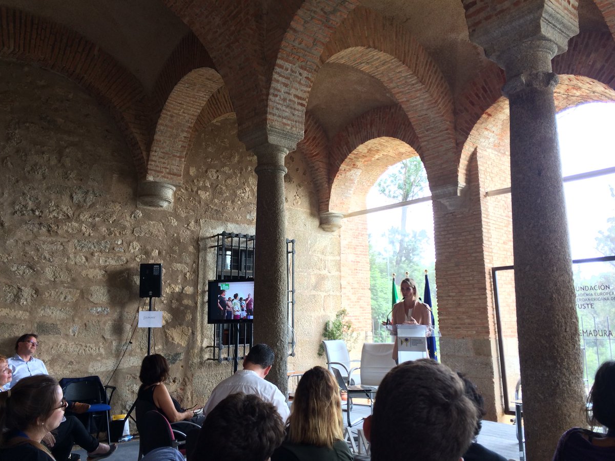 suntapfestival's tweet photo. Hoy conocemos en @fundacionyuste qué es la @EFA60, la red de festivales europea que tiene por objetivo construir puentes dentro y fuera de nuestras fronteras apoyando las artes como base de nuestra riqueza social y cultural #CampusYuste @EuropeForCulture #DaMTe https://t.co/5QDFNpC9nv