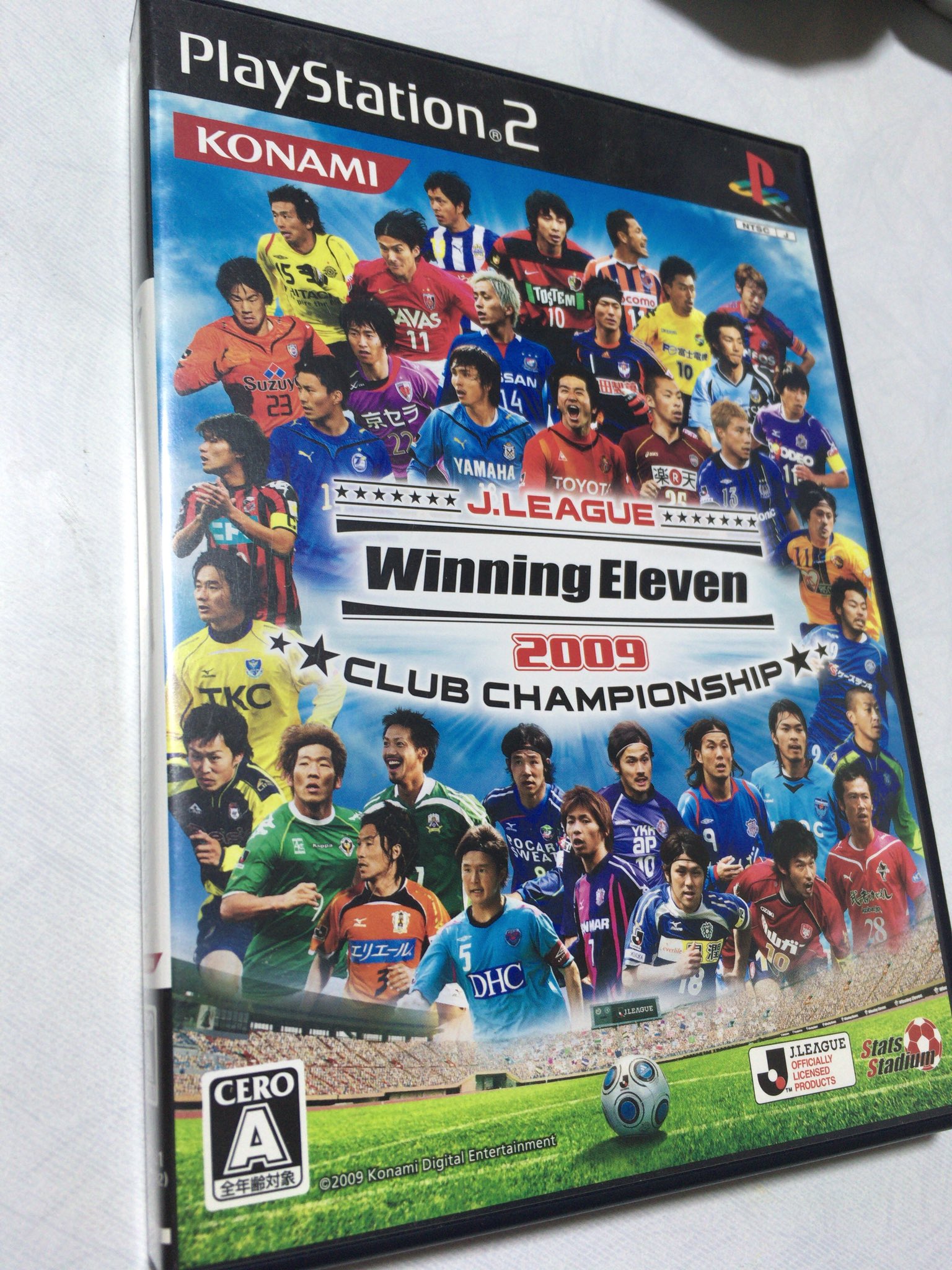 サモハン1977 Fifa18だと去年のj1クラブしかないので 自分が好きなjクラブでゲームがしたいと思って探したらあった Jリーグウイイレ09 グランパスと栃木で自分ダービーして遊んでみた グラフィックは厳しいけど 懐かしいこと この上ない ジャケット