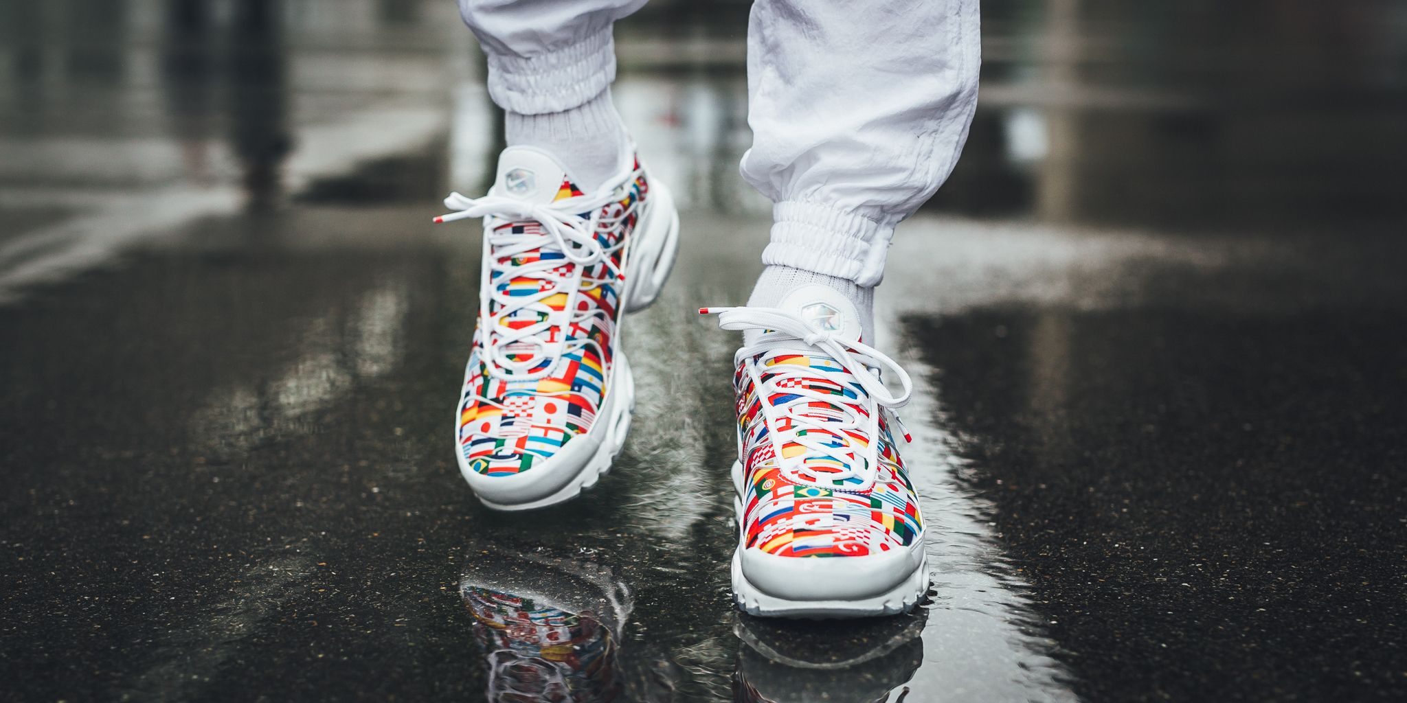 nike air max plus with flags