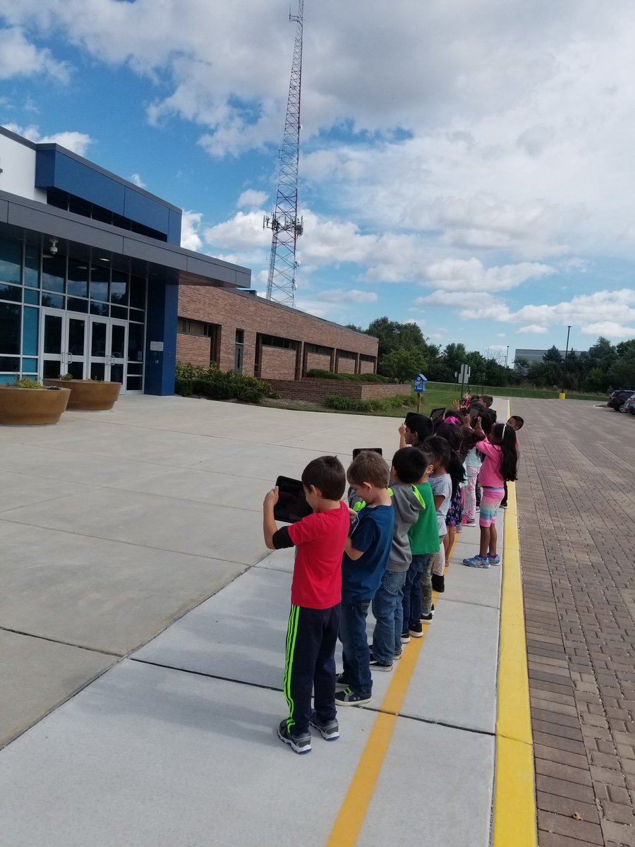 ElsieJohnsonIC's tweet image. Beginning #ExplorersWeek research with 1st Ss as they explore their #community. Special thanks to our mailman for posing for a picture in his mail truck! @CCSD93 @MrsFallucca @maestra317 #ECJJaguars #TechTimeWMsDiBiase