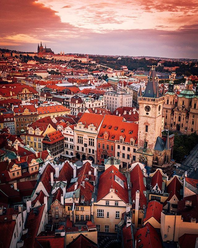 alanisko's tweet photo. Red rooftops of #Prague ❤️🇨🇿😉#travel #thisisprague #droneporn #fromwhereidrone #czechrepublic #borderlesscollective #sunrise #sunrisecatcher #djimavic #oldtown https://t.co/N4dSqWqRhC https://t.co/F2HDh92SYI