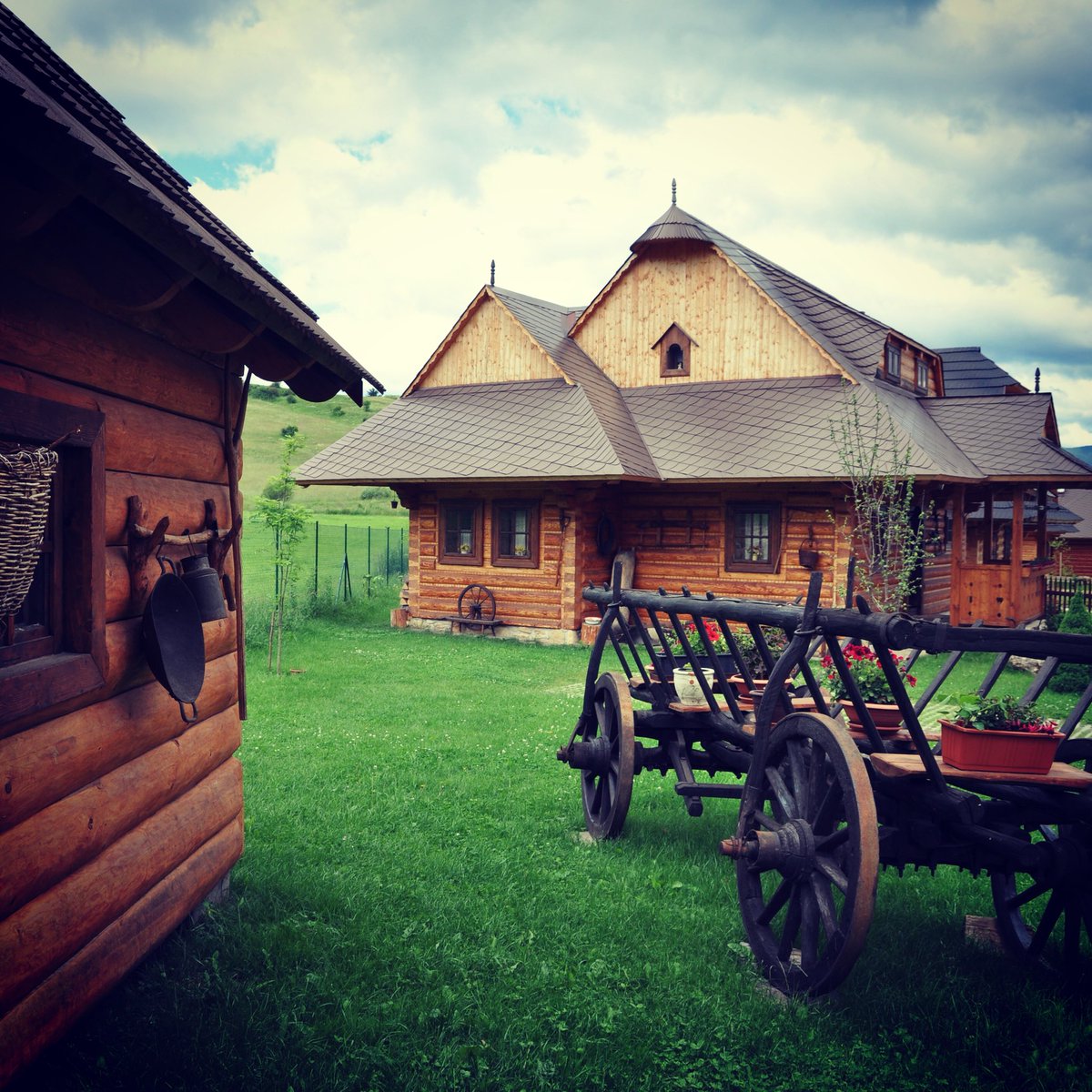 chalupky_sk's tweet photo. #chalupkyubabky #liptov #wood #oldstyle #cottagestyle #drevenice #wellness #virivky #sauny #bazen #finskekade #dnescestujem #guestloveus https://t.co/LU0PUZrV5I
