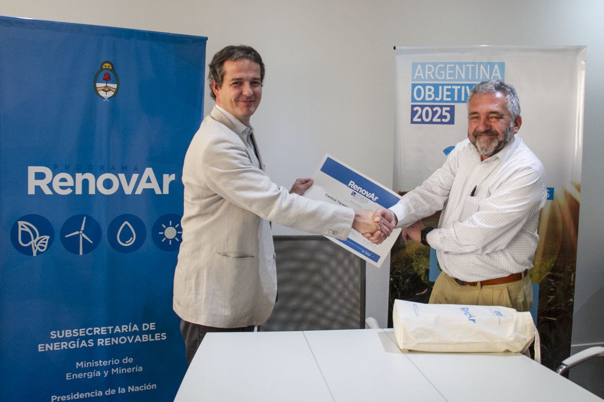 Renovables_Ar's tweet photo. Firmamos más contratos del #RenovAr: se suman dos proyectos de biogás, la CT Pacuca Bio (Buenos Aires) y la ampliación Yanquetruz II (San Luis). 
Encontrá más info en ▶️https://t.co/f0Hr9i8Le0 https://t.co/EkVnp7sBAP