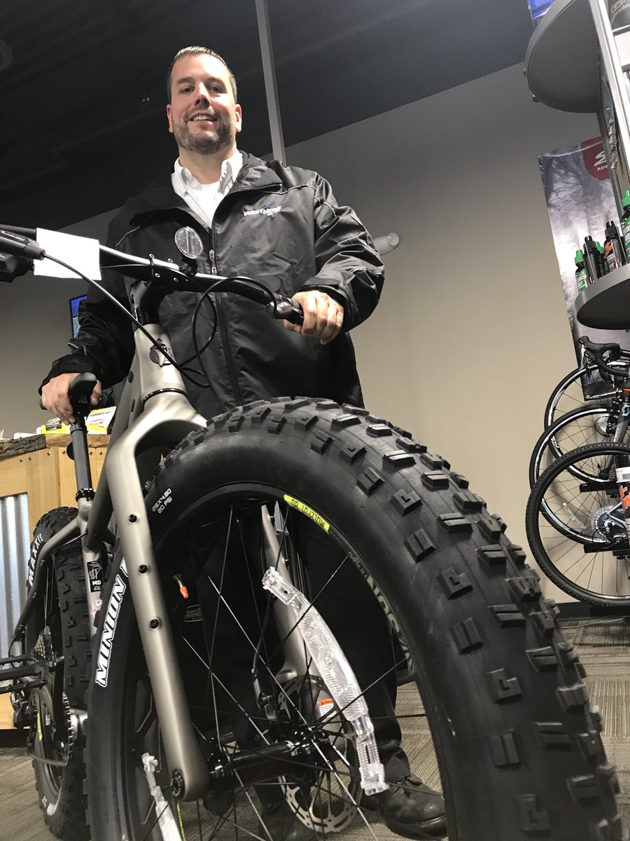 Rochfit's tweet photo. #Newbikeday the fall cycling season has begun and our first 2019 Salsa Cycles #Mukluk has found its new owner. Congrats Steve and welcome to the RF+C family. We are very grateful that you chose our shop to outfit you on your new #Fatbike.  Happy Trails #onceyougofatyounevergoback https://t.co/Q6p1gdmrmB