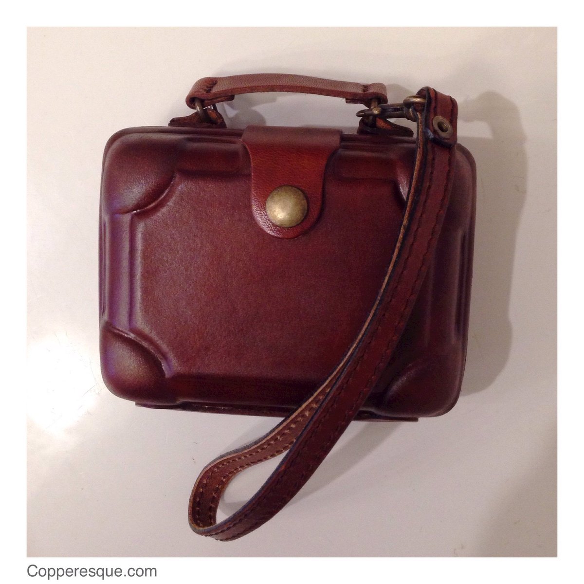 urgonnadiealone's tweet photo. Purse or man bag? Help Jordan and Cristyn settle the "Valise" debate. Episode 9 Part 2.
#Valise #URGDA #itsapurse https://t.co/9c2WSxQ3BP