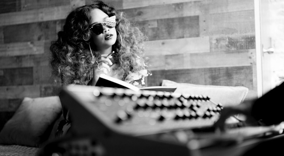 HERMusicx's tweet photo. #WeAreMusic 🎤 https://t.co/CqGpdmofcF https://t.co/snpMs9mmqC